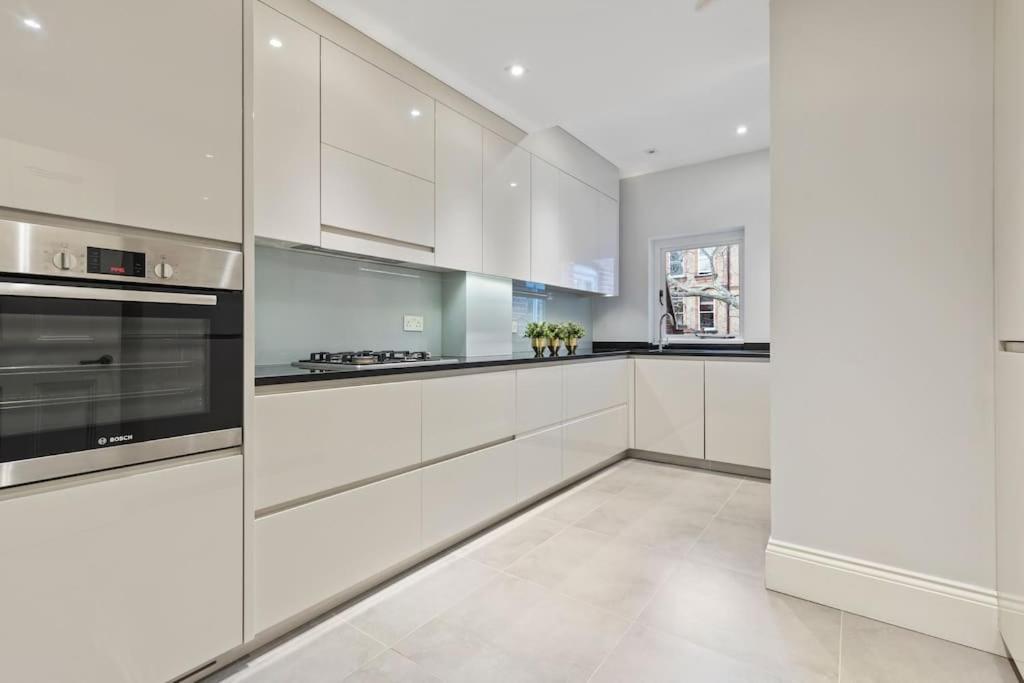 Luxury 3 Bed Flat In Kensington Lejlighed London Eksteriør billede